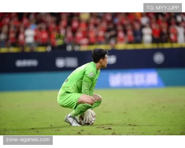 门将持球时为何受规则保护？这些动作算犯规吗