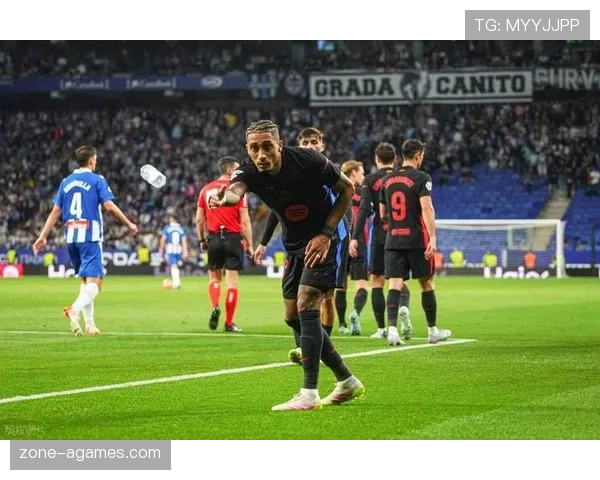 拉菲尼亚在巴萨体系中的战术适配性与进攻作用解析